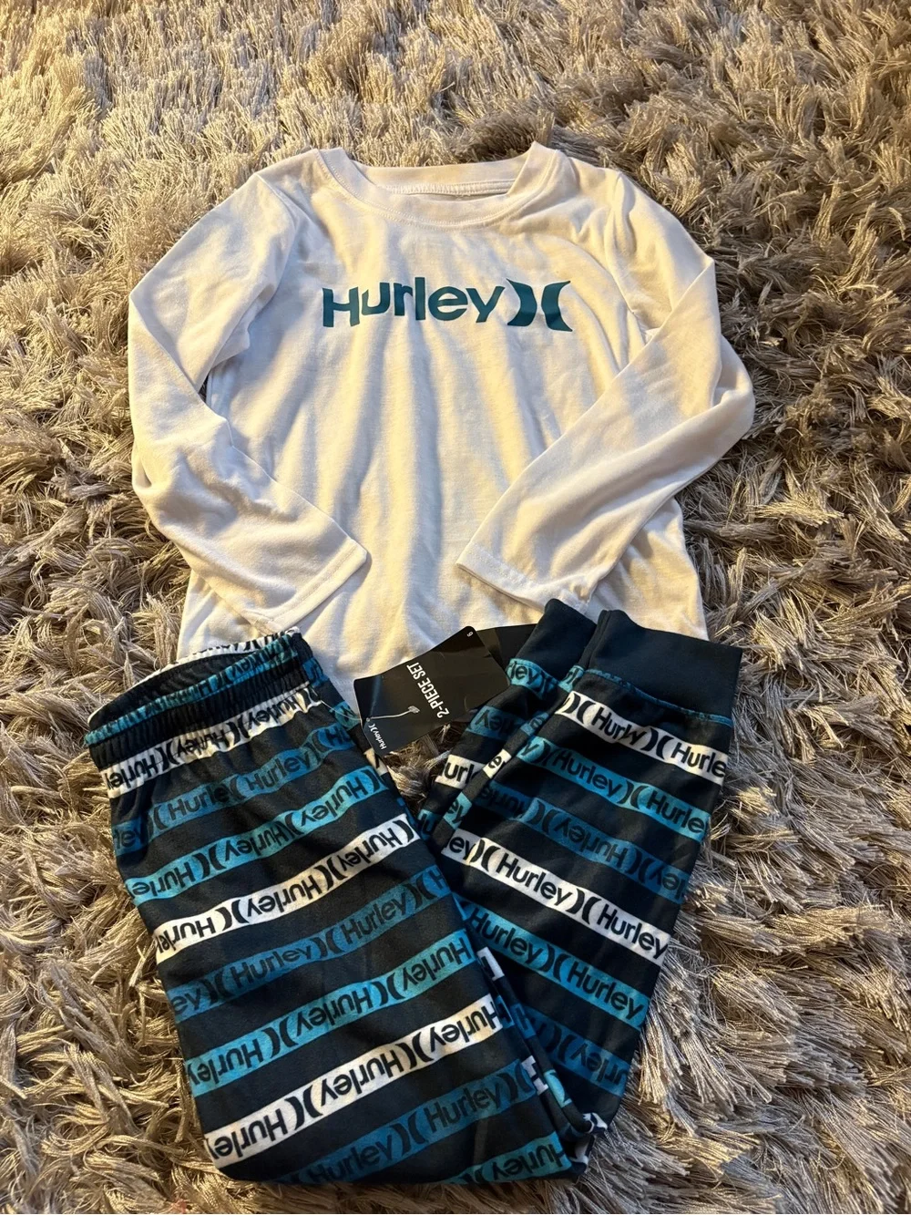 Hurley White Long-Sleeve Top with Blue Logo & Striped Blue/Black Joggers 6 new